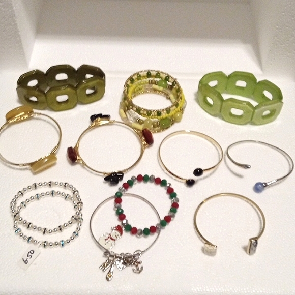 ICON Jewelry - A3#   12 NEW Bracelets